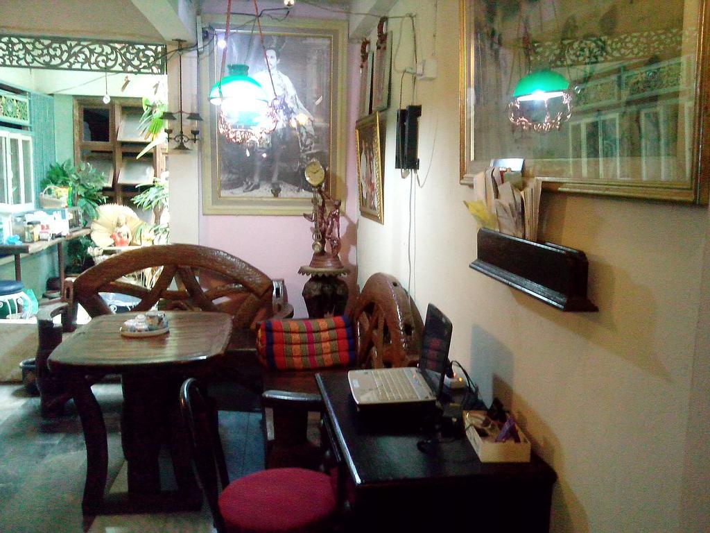Hotel Café de Baan Raow Bangkok Exterior foto