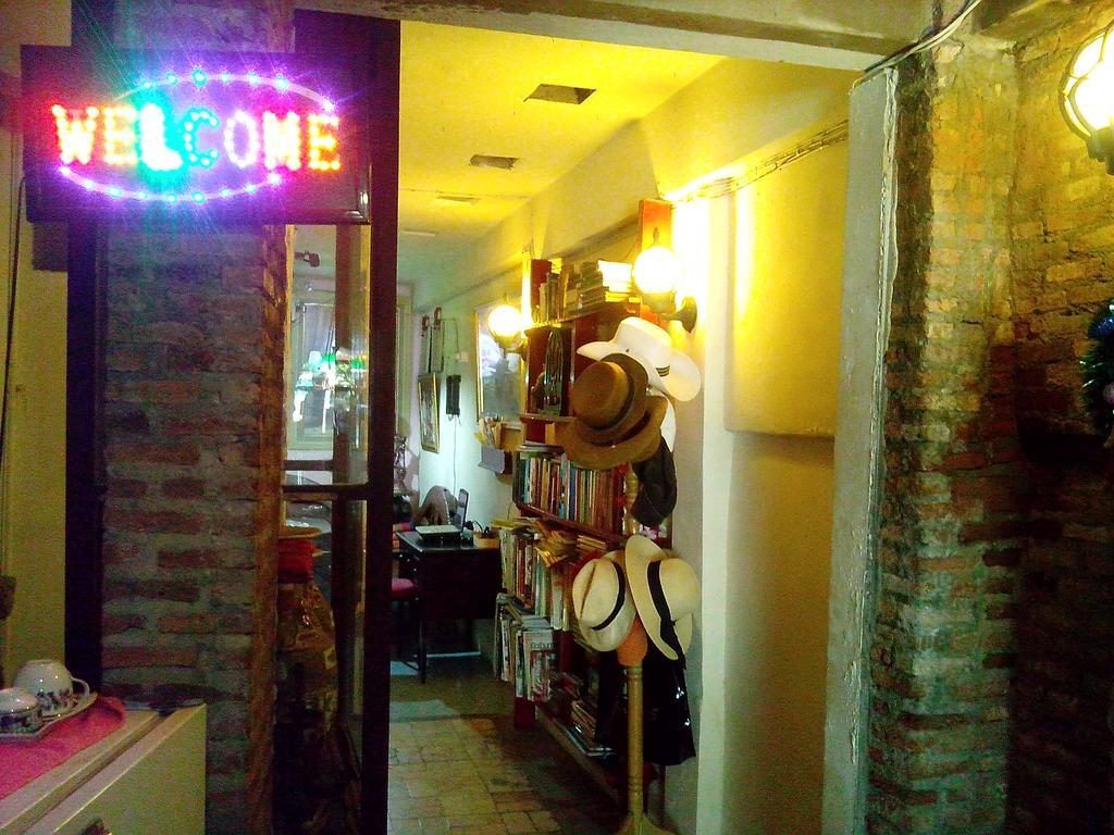 Hotel Café de Baan Raow Bangkok Exterior foto